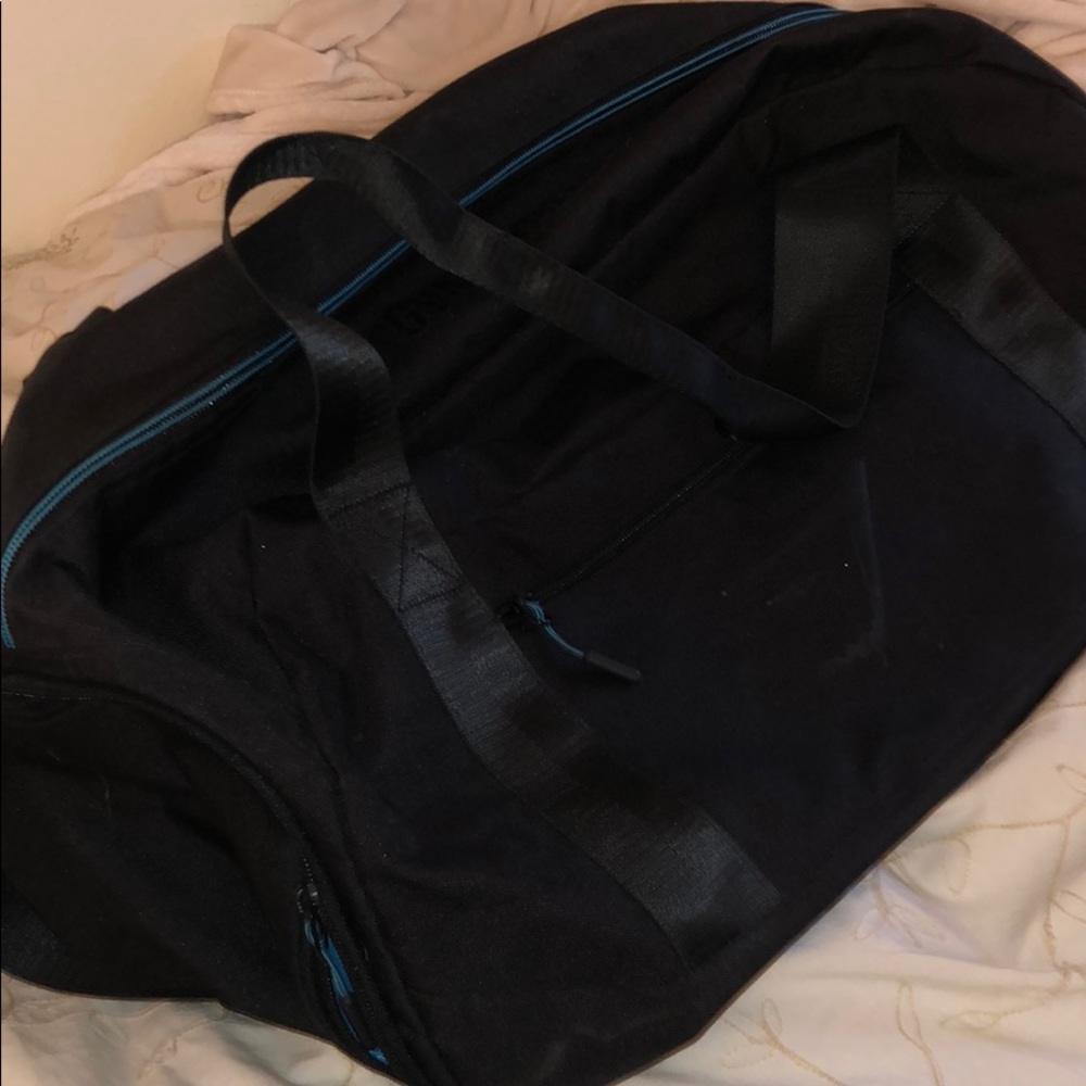 Gymshark duffle (black)